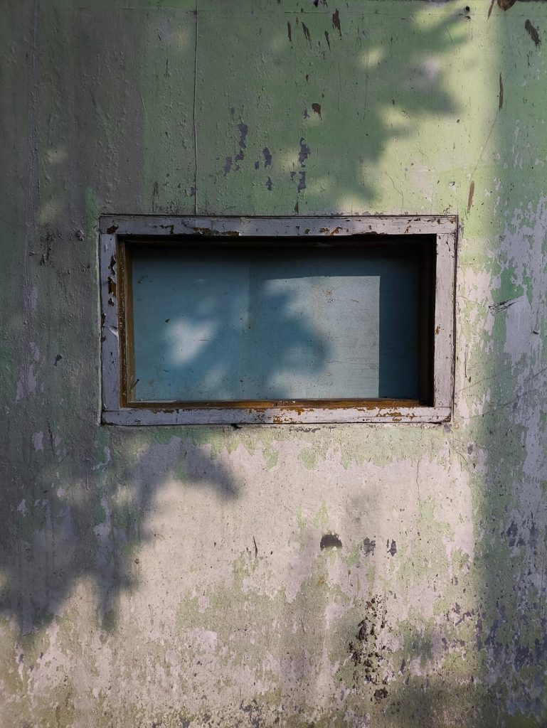Outdated or mismatched windows